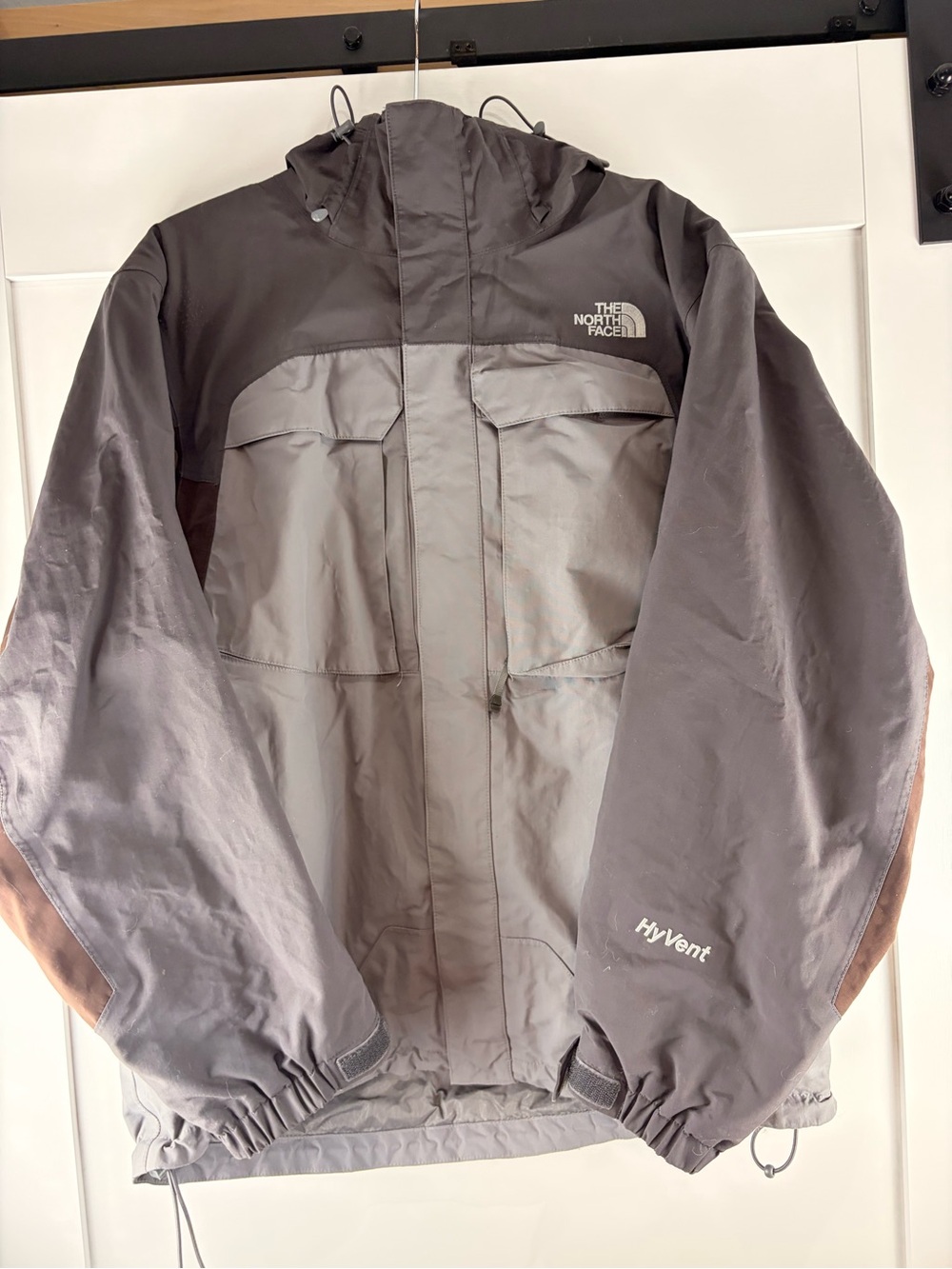 The North Face HyVent Hooded Waterproof Rain Jacket Gray Brown Men’s Medium